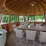 Dom Nad Jeziorem Mazury Kamien * Ручане-Нида