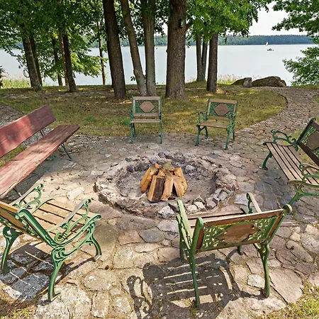 Holiday home Dom Nad Jeziorem Mazury Kamien