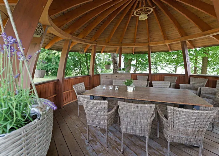 Dom Nad Jeziorem Mazury Kamien * 鲁恰内尼达