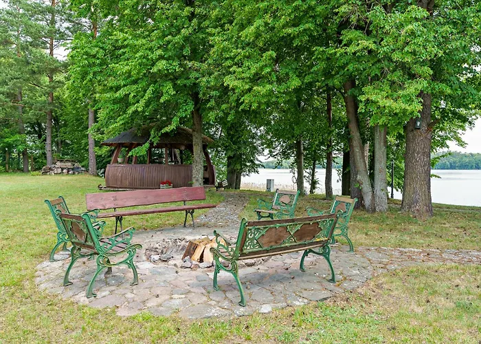 Dom Nad Jeziorem Mazury Kamien * 鲁恰内尼达